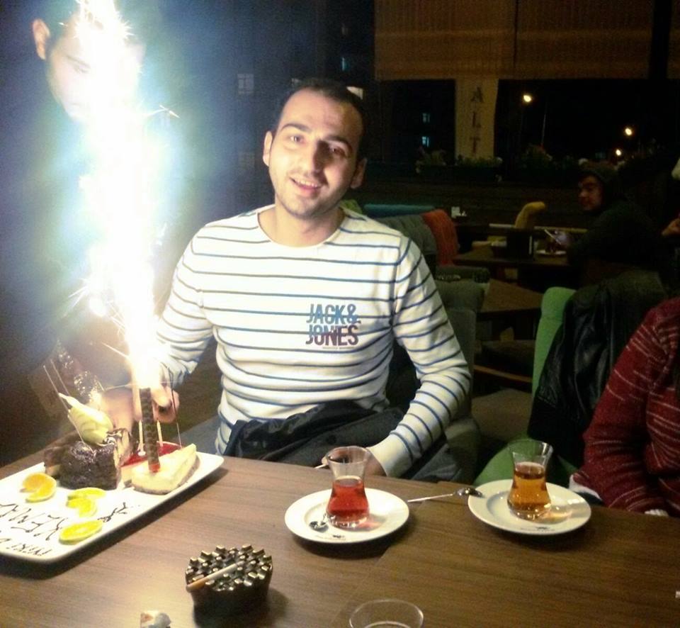 Allah sana kötülük yapanın cezasını verirken, bazen senin görmeni istemez, insansın sonuçta egona yenilip, oh olsun dersin de, içine fitne eklenir diye. Uzakta, sen görmeden halleder. Bazen de süreci uzatır, sana unutturur, ona ise yıllar sonra toplu bir ceza verir. Kimin, neyi, ne kadar hak ettiğini sen bilemezsin. Bilme ki düşman gibi pusuda bekleme! Sen sadece iyi insan olma mücadeleni arttır.